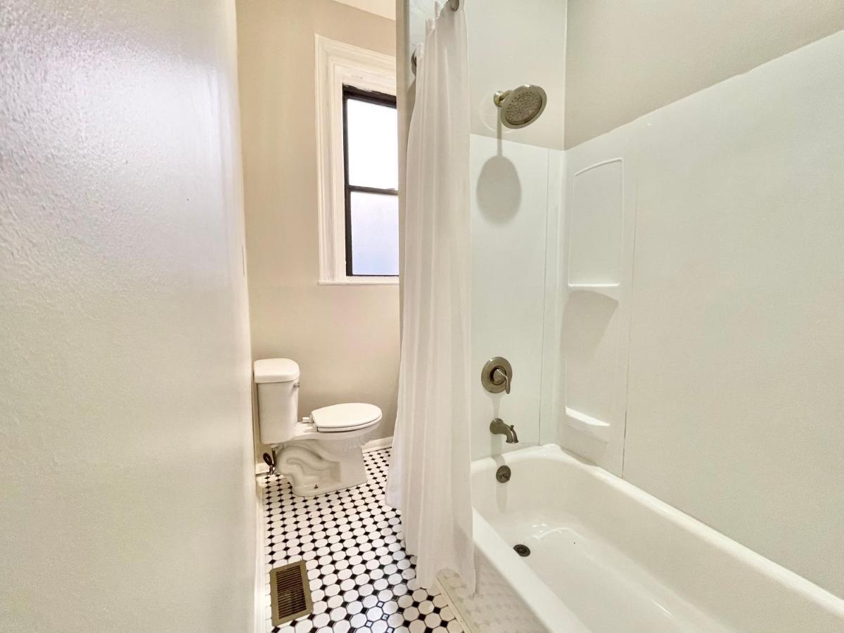 The Warhola Bloomfield By Luxe Pgh Apartment Pittsburgh Luaran gambar